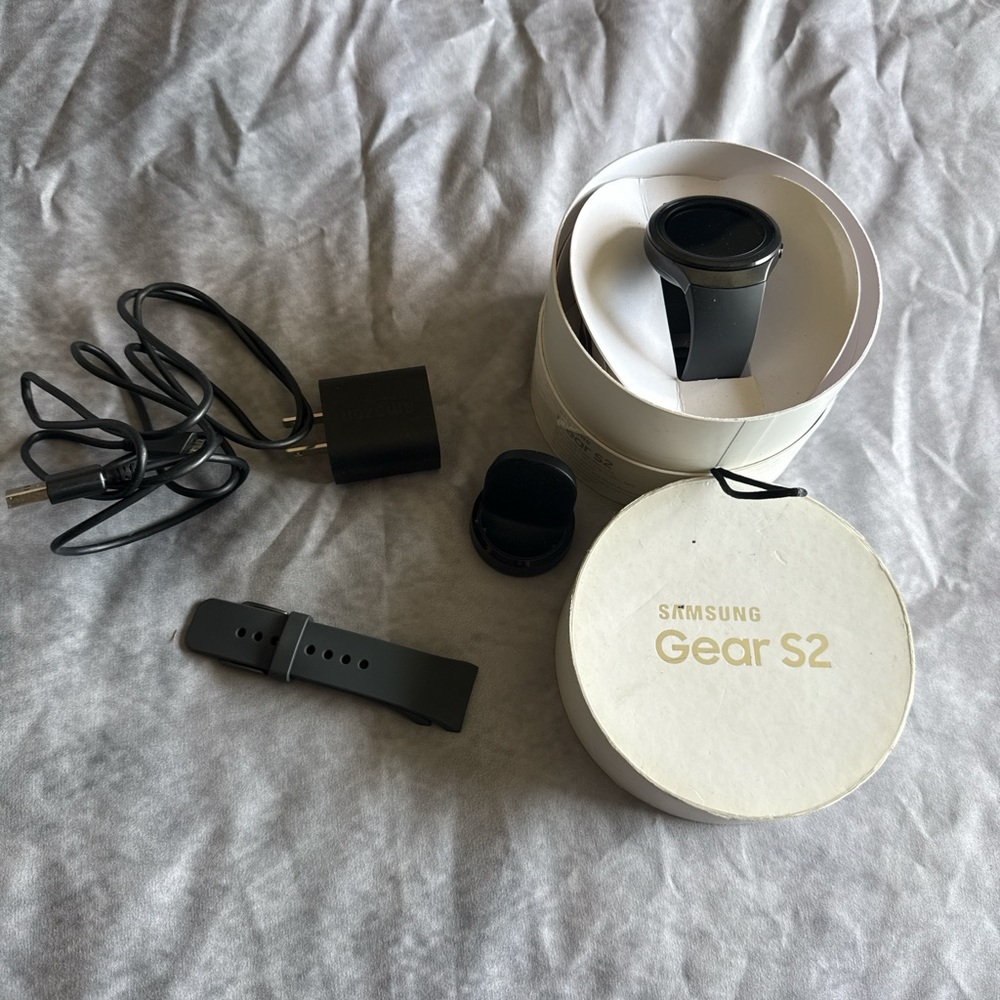 Samsung Gear S2 Smartwatch - Black